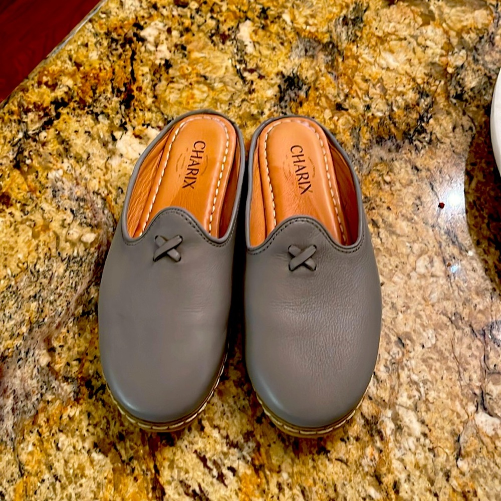 Pristine condition Charix leather gray Mule slides size 71/2 or 38.